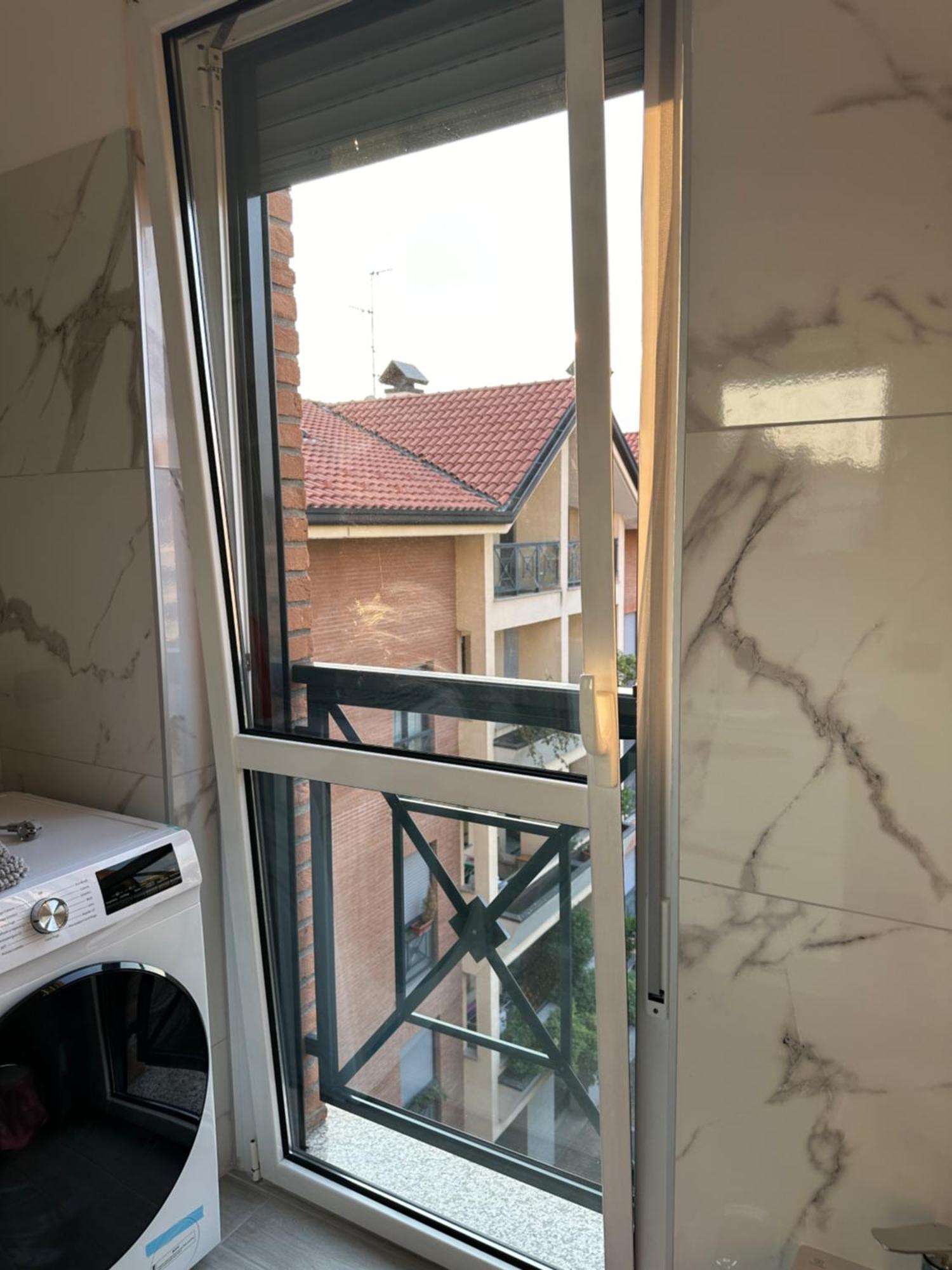 Deluxe Comfortable Suite With Balcony Downtown Castellanza Buitenkant foto
